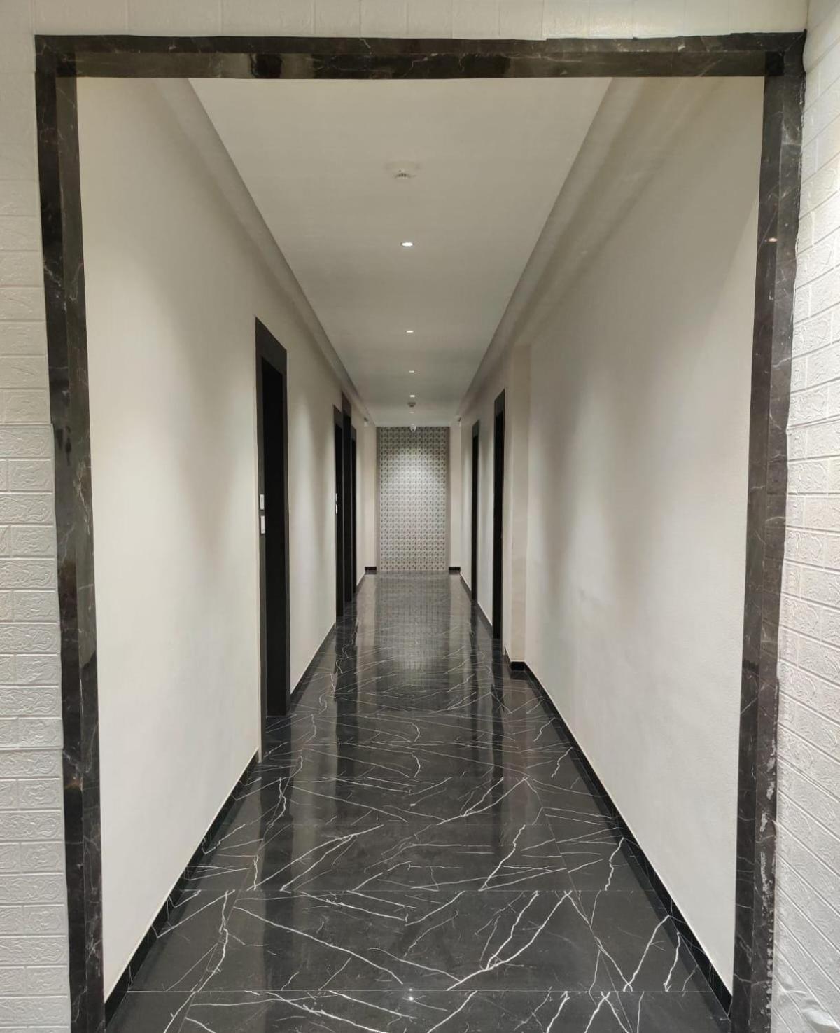 Hotel Selfie Inn Ahmedabad Bagian luar foto